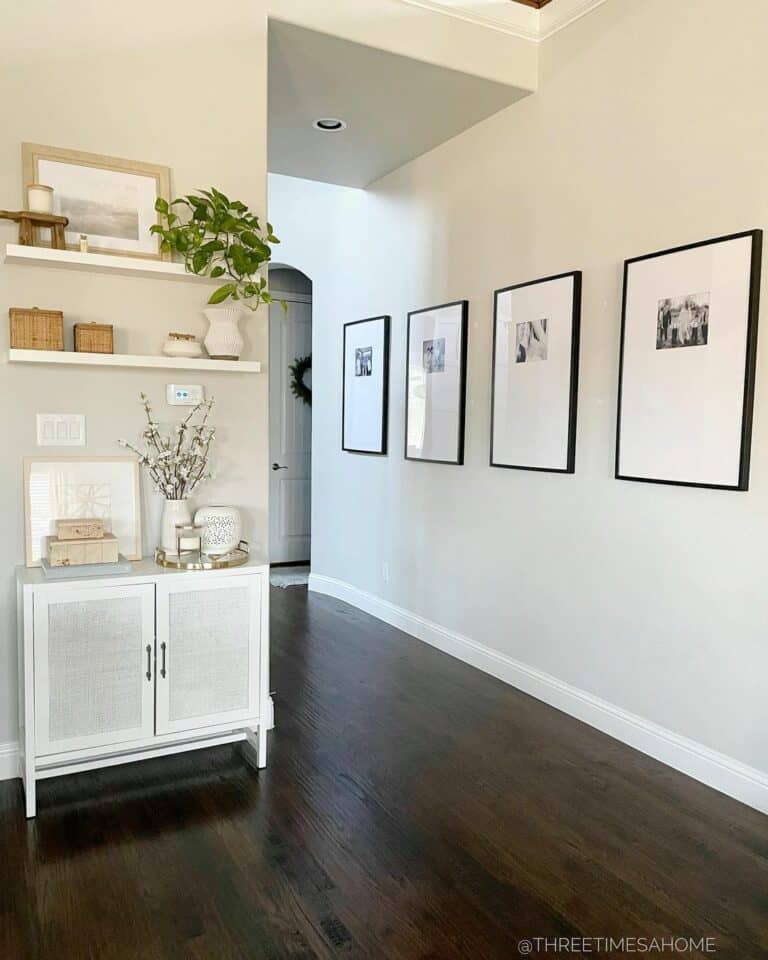 Hallway Décor With Farmhouse Flair