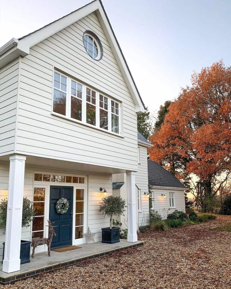 Holiday Décor Ideas for a Small Porch