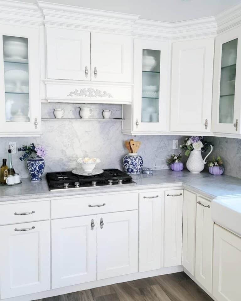 Kitchen Countertop Décor With Chinoiserie Pottery