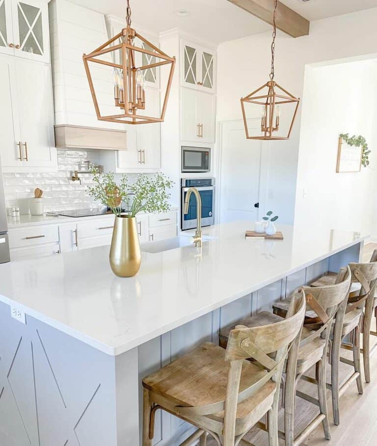 Light Gray Kitchen Island With Gold Vase Décor