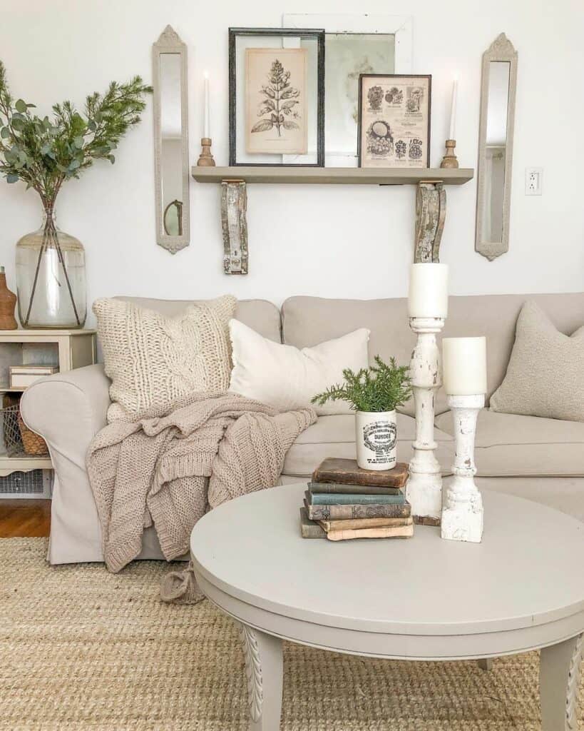 Living Room Shelf With Vintage Themes