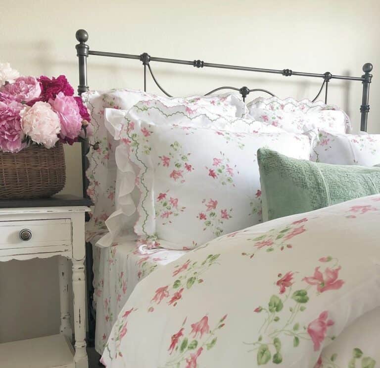 Lovely Grown up French Country Farmhouse Bedroom With Pink Botanical Décor