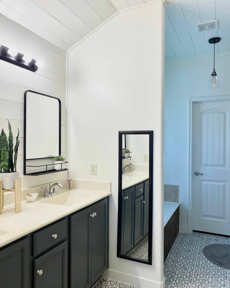 Luxurious Monochromatic Master Bath