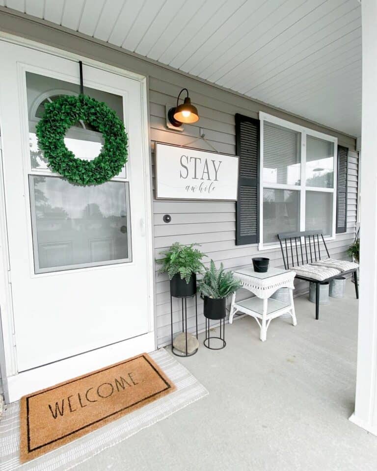 Minimalist Porch Décor Ideas With Boston Ferns