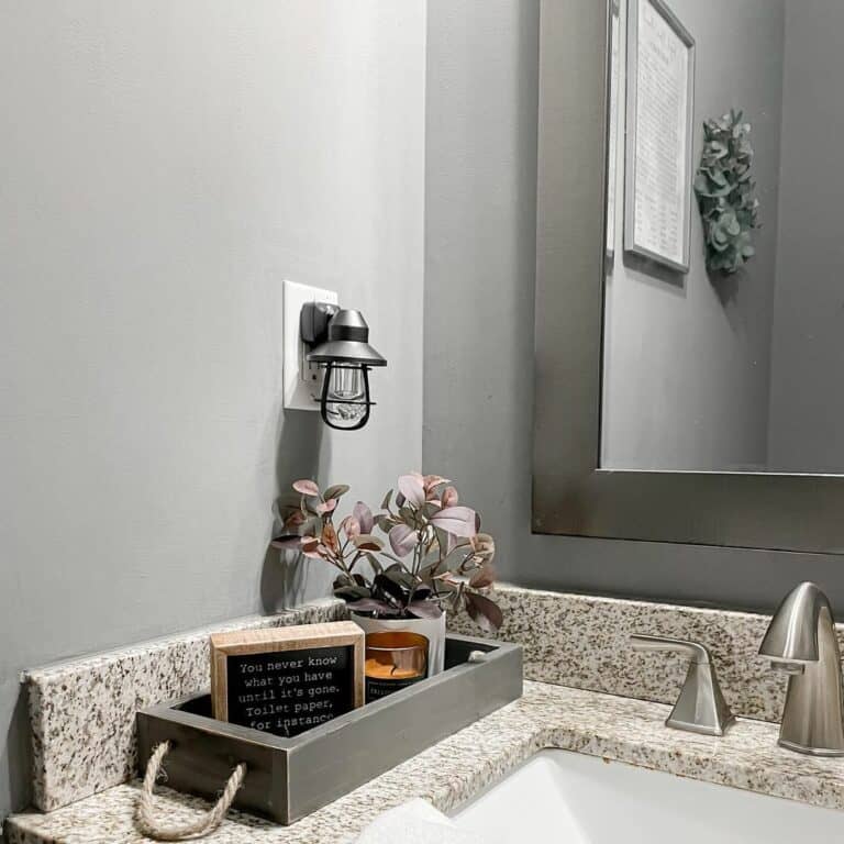 Modern Bathroom Countertop Décor
