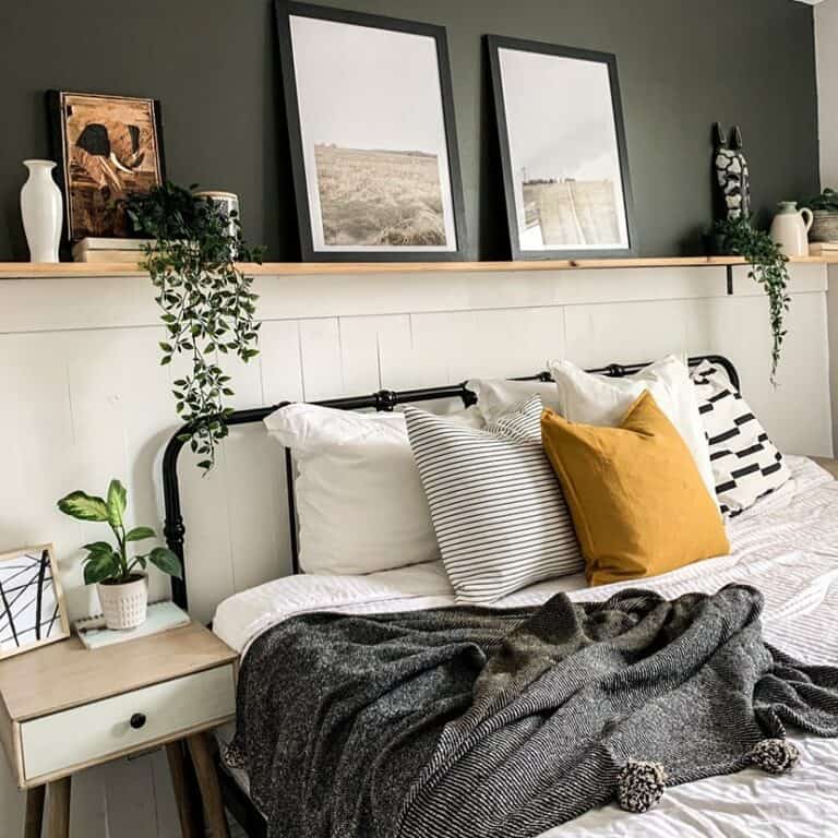 Modern Black and White Décor With Farmhouse Look