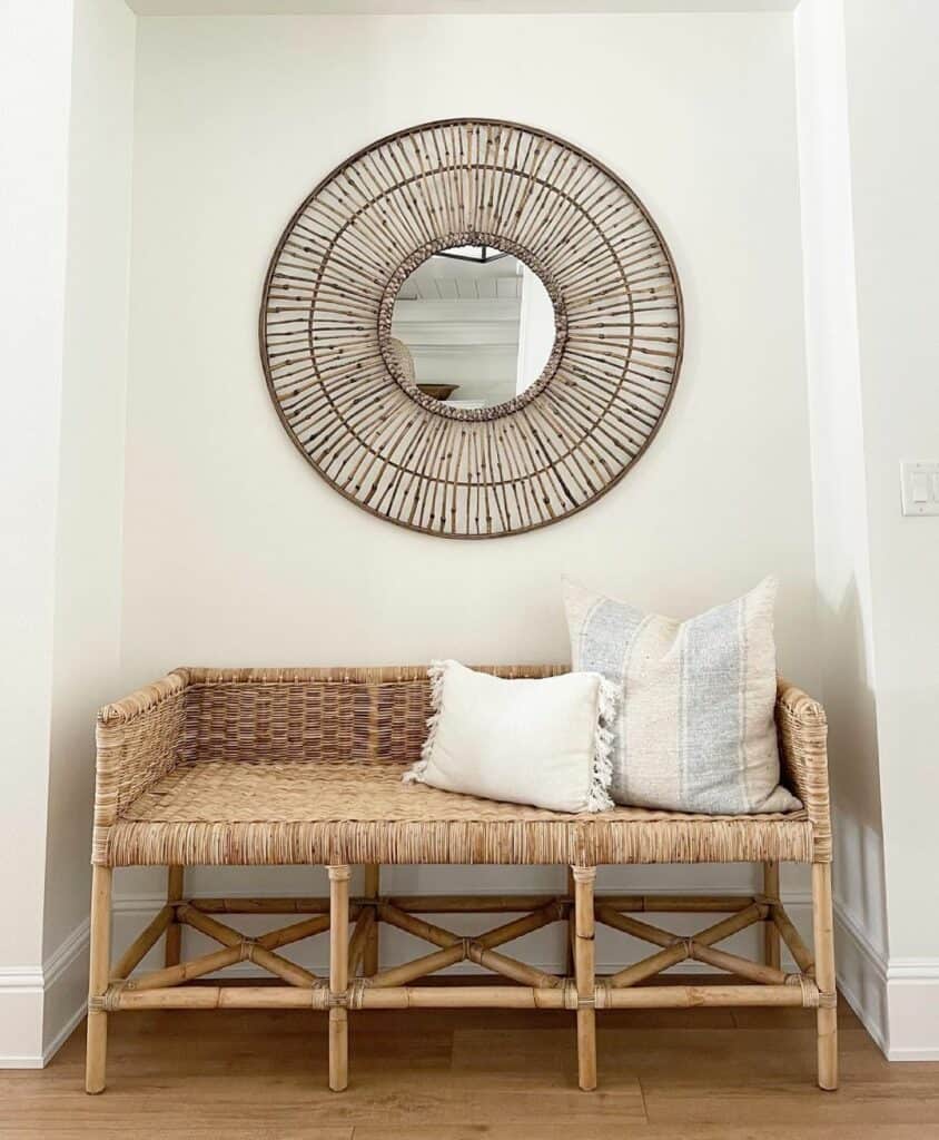 Modern Coastal Décor for an Entryway