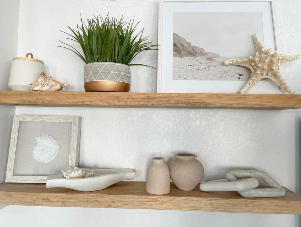 Modern Coastal Shelf Décor Ideas