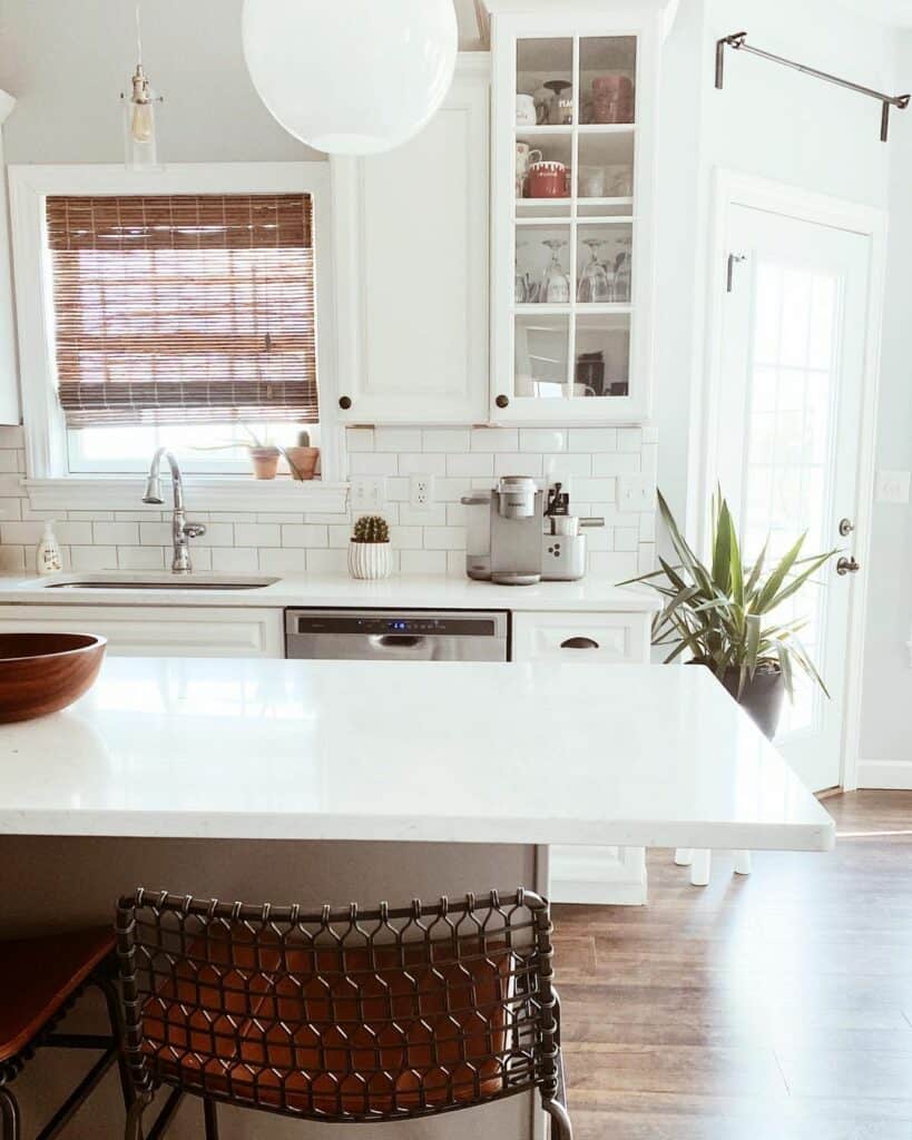 Modern Farmhouse Kitchen With Window Blinds