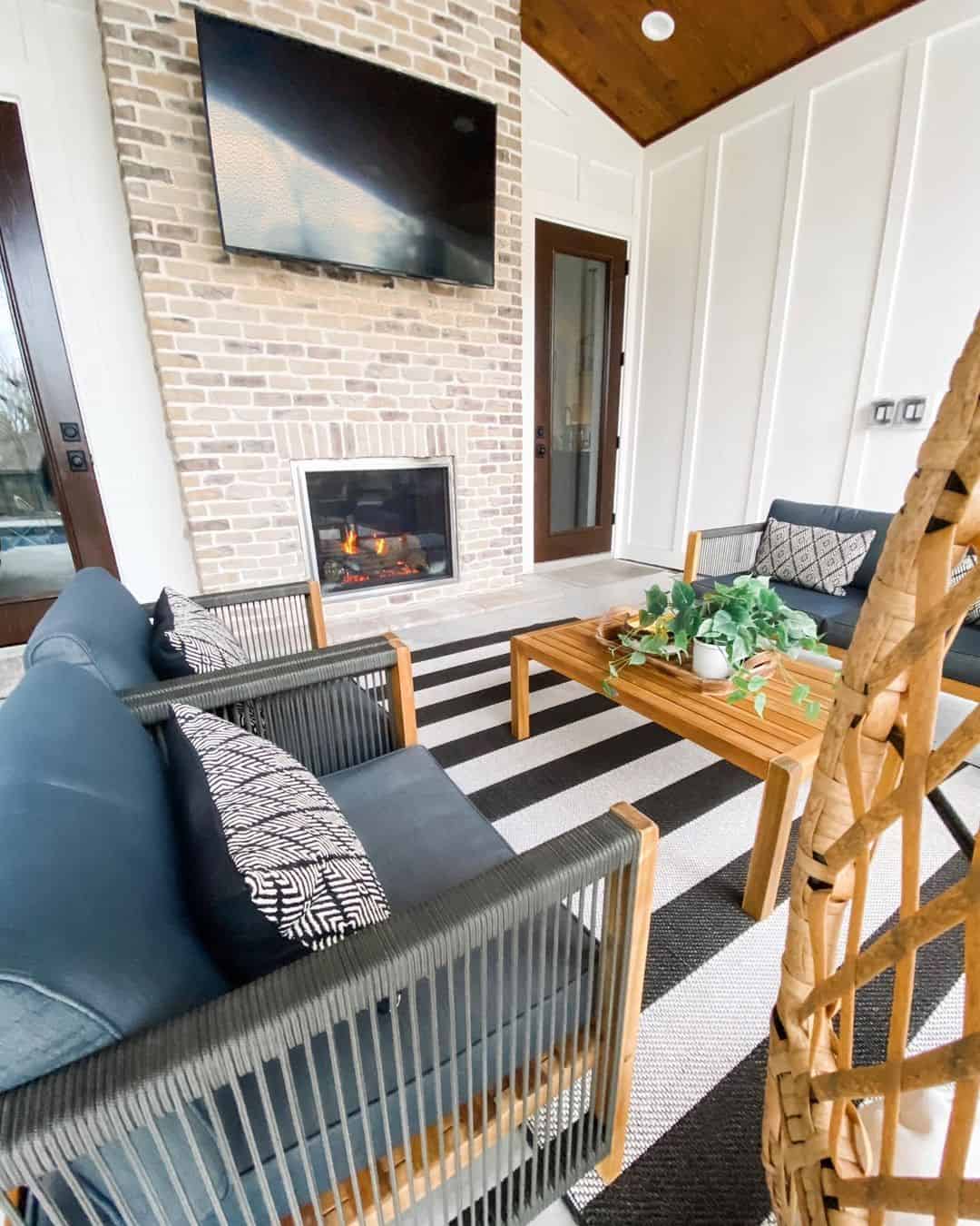 17 Patio Fireplace Ideas for A Relaxing Escape