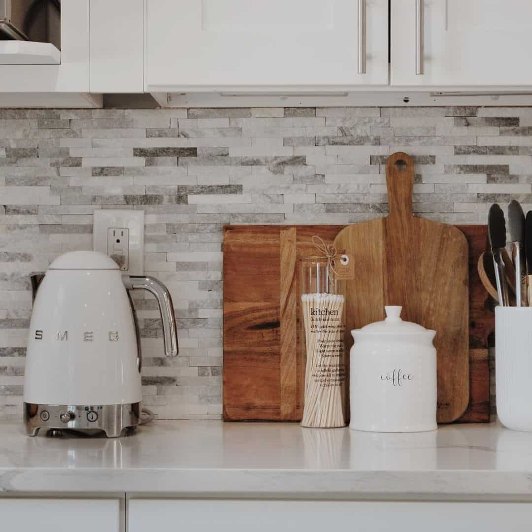 30 Modern Kitchen Backsplash Ideas with a Kick