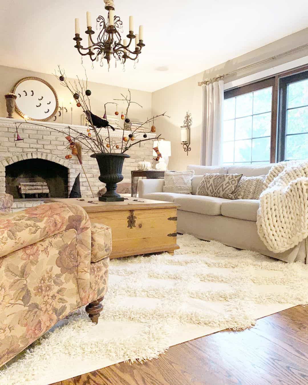 Modern Meets Vintage Living Room Design - Soul & Lane