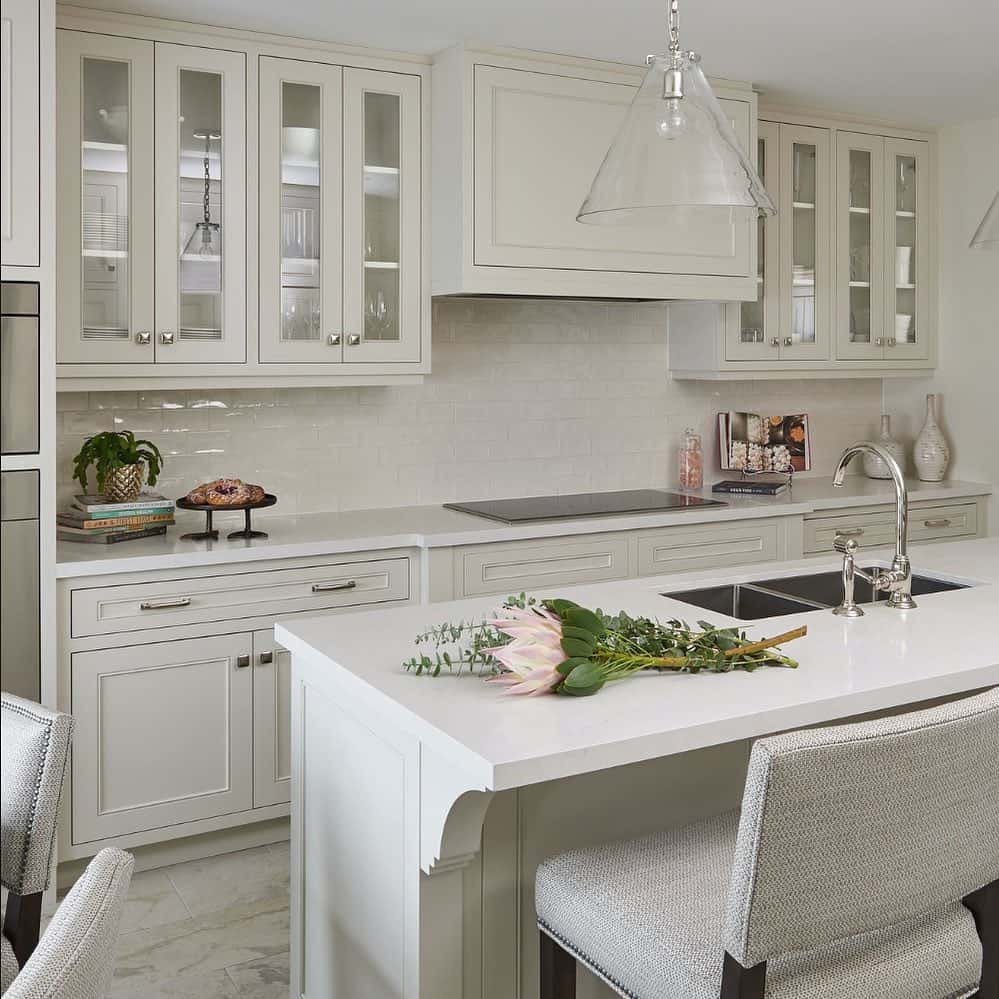 Modern White Kitchen With Plant Décor