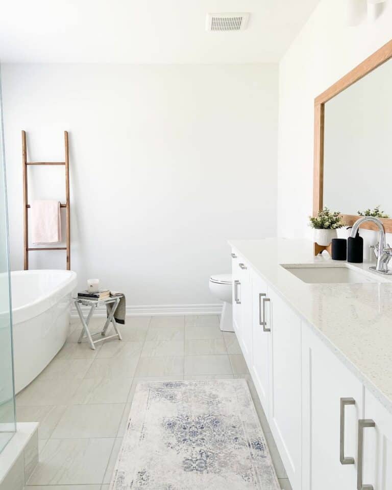 Modern and Spacious Bathroom Design