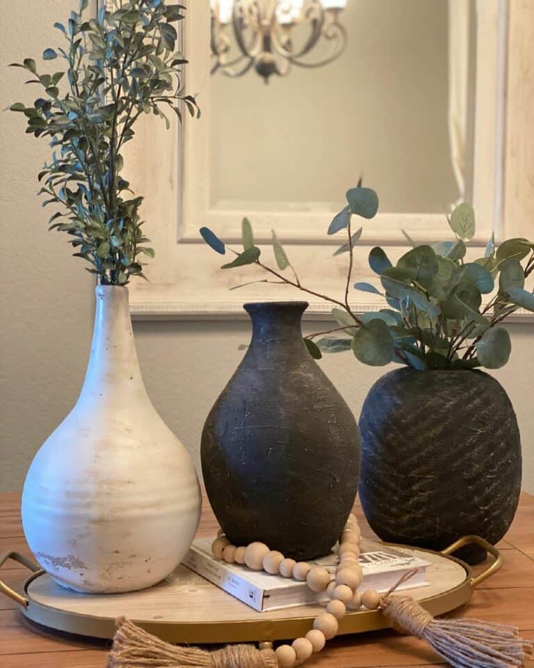 Neutral Living Room With Table Décor