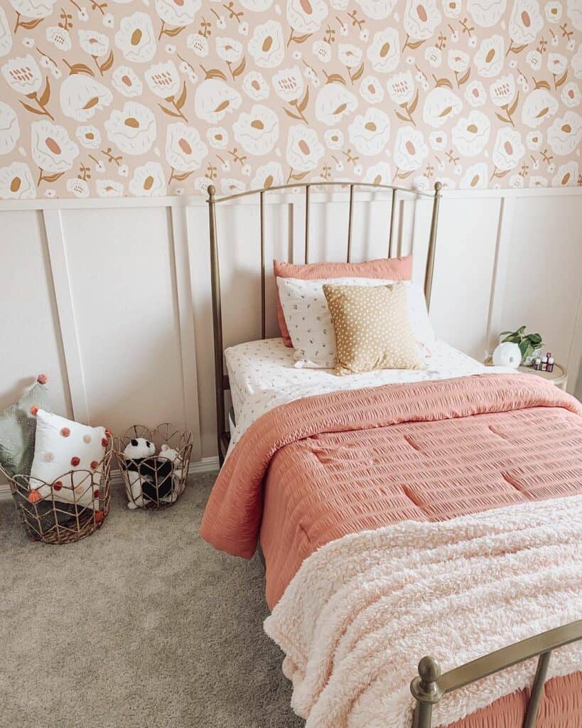 Neutral Pink Wallpaper Ideas for a Girl's Bedroom