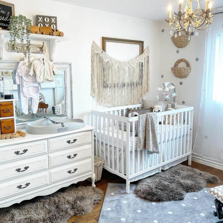 Nursery With Hanging Macramé Wall Décor