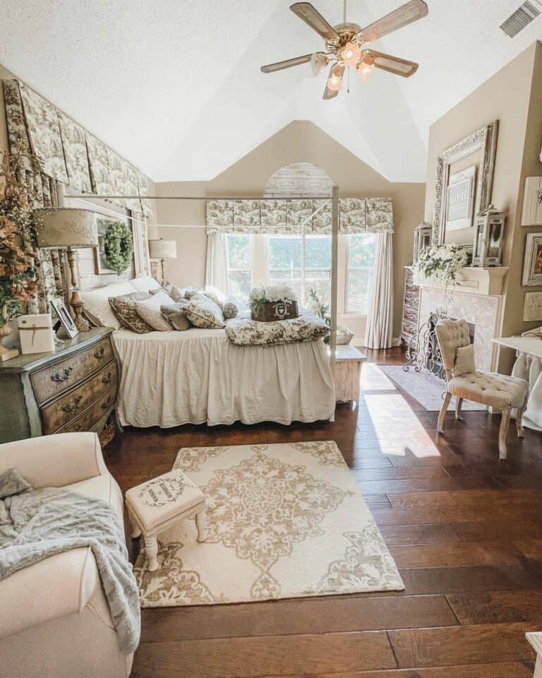 Pale Neutral Bedroom Ideas With Window Treatments
