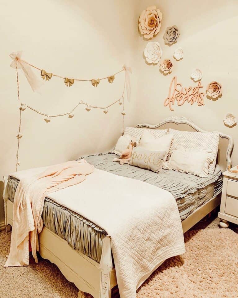 Pale Pink Décor on Neutral Walls