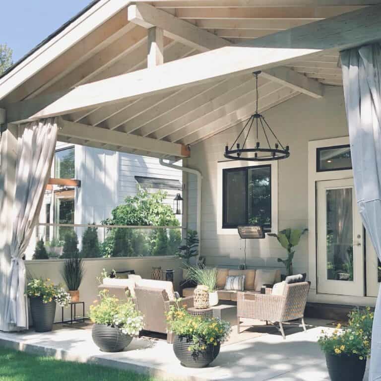 10 Attractive Patio Curtain Ideas for Your Outdoor Space