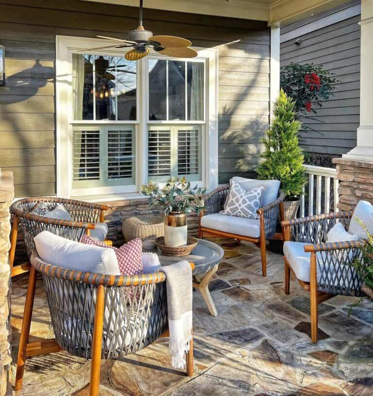 Petite Front Porch Décor