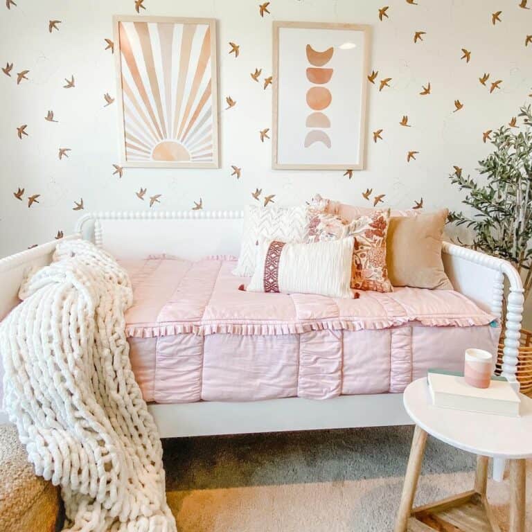 Pink Boho Bedroom Décor Ideas