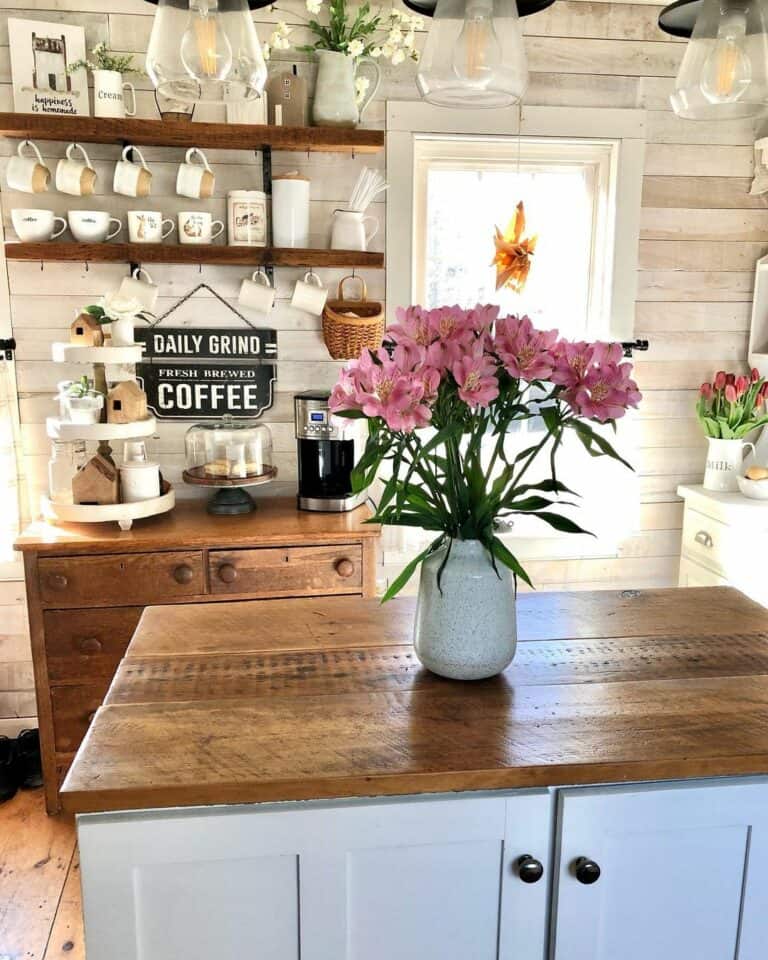 Pink Floral Kitchen Countertop Décor Ideas