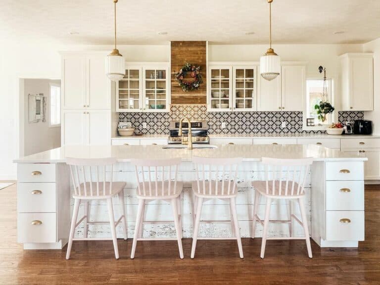 Pink Seating in Farmhouse Kitchen