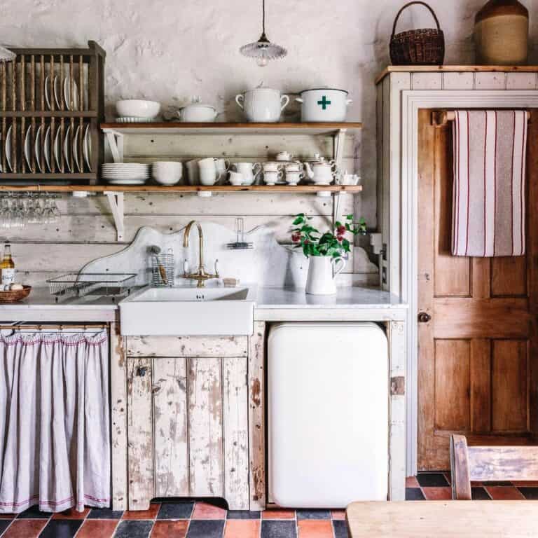 Portuguese Kitchen With Vintage Décor