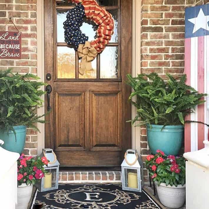 Pretty Patio Area With Wreath and Foliage