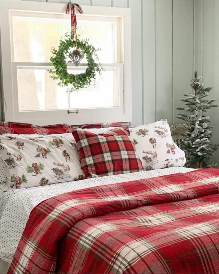 Red Plaid Bedroom Décor