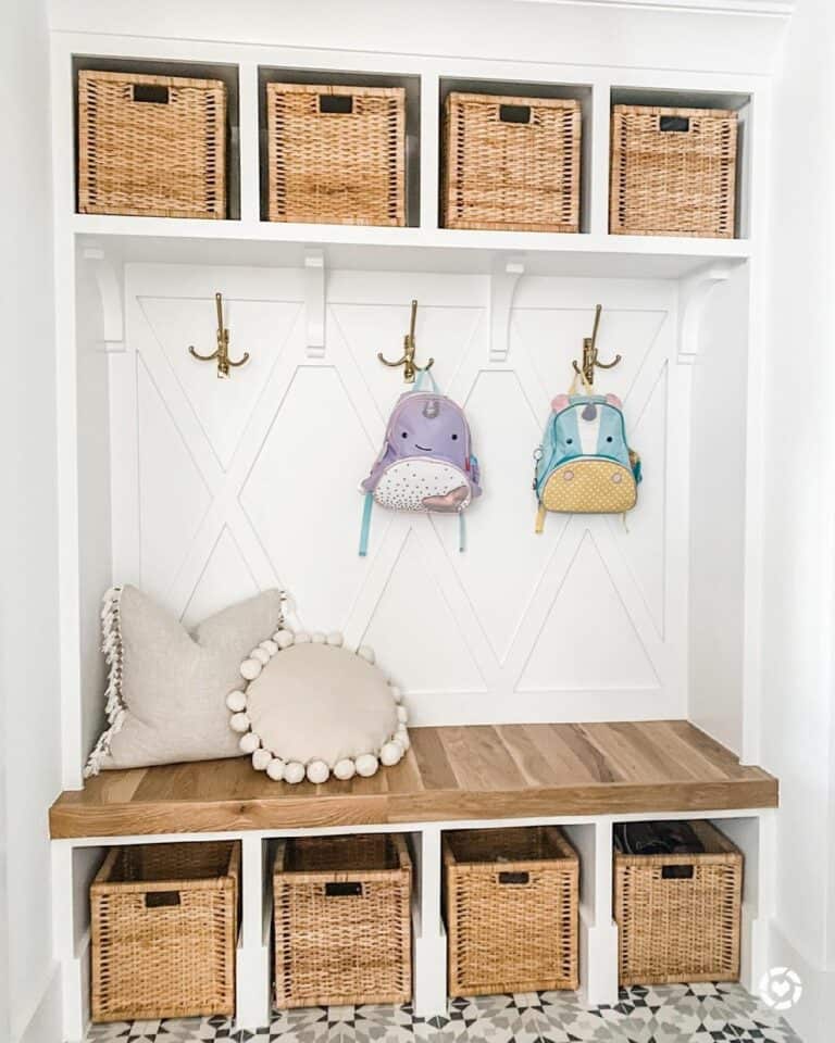 Refreshing Mudroom With Wicker Baskets