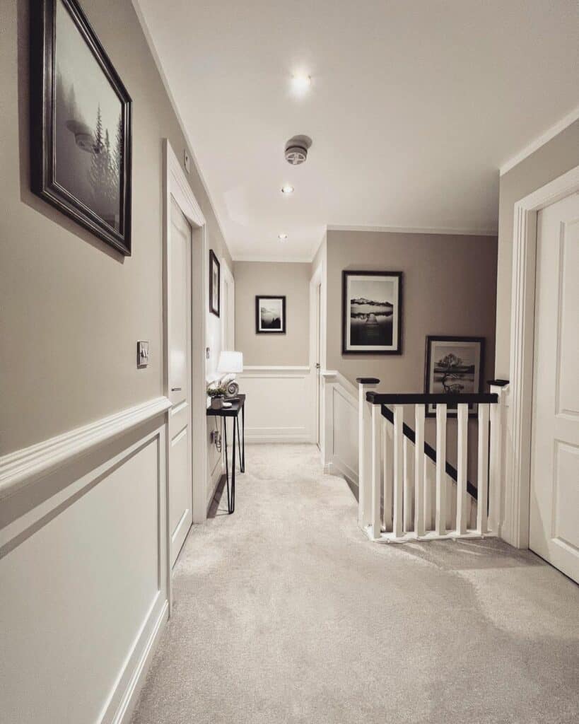 Second-floor Hallway With Neutral Décor