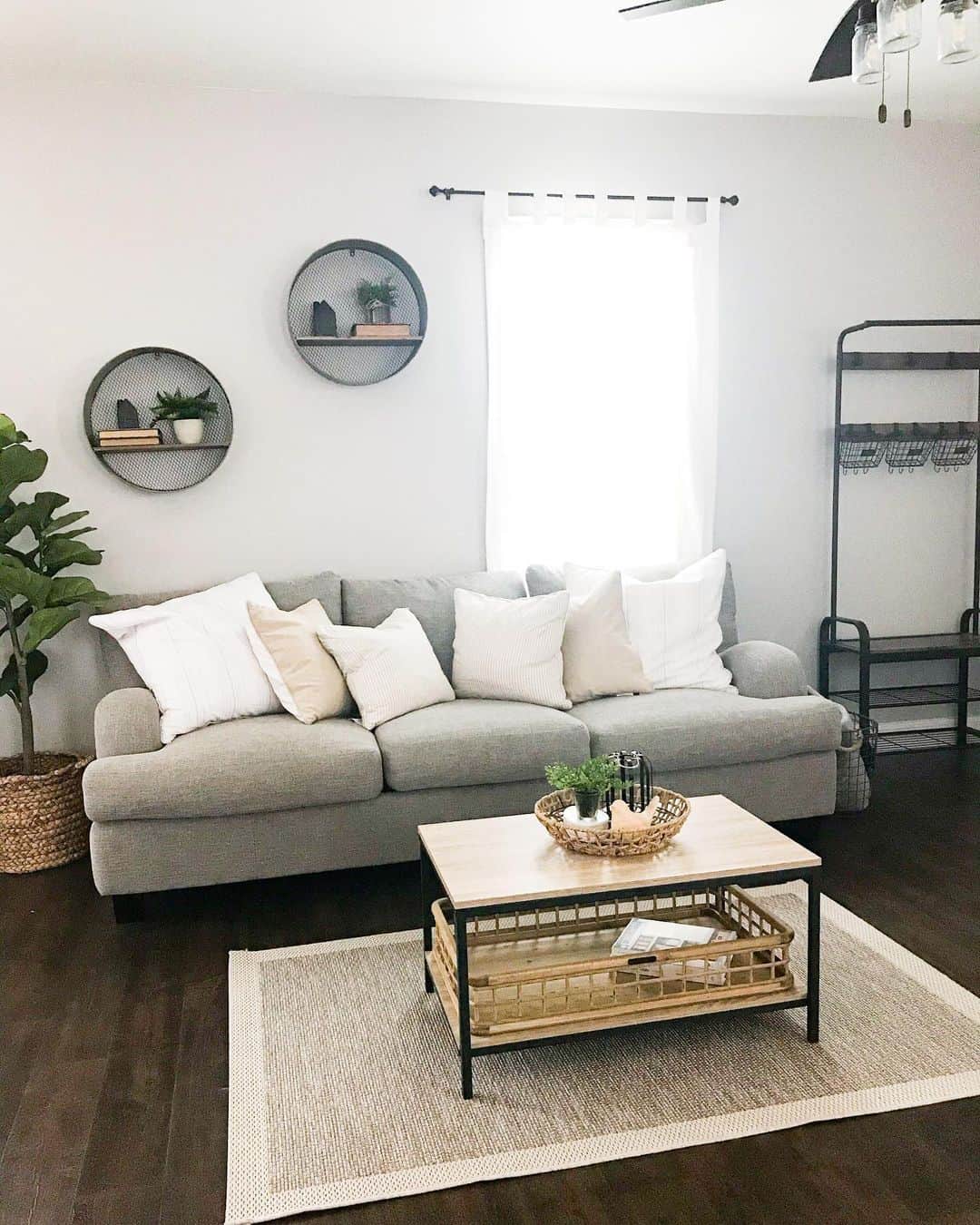 Simple Wall Décor With Plants Soul & Lane