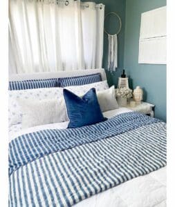 Small Coastal Bedroom Idea