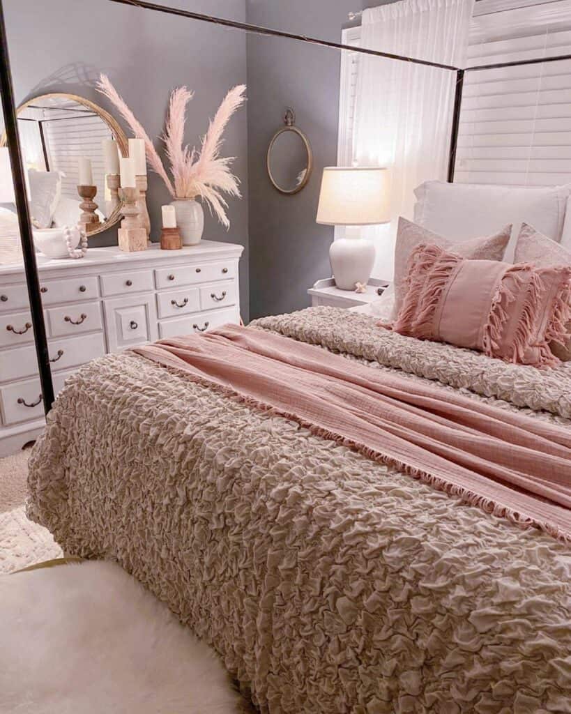 Southern Style Grown up Pink Bedroom With Pink Décor