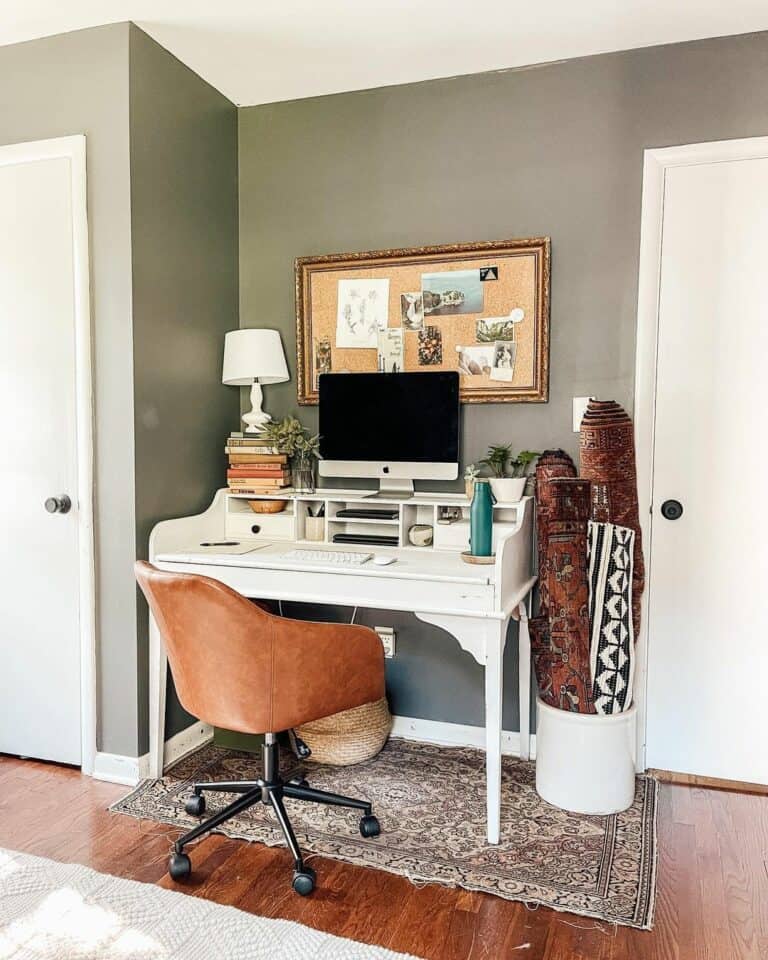 Traditional Office Space With Farmhouse Décor