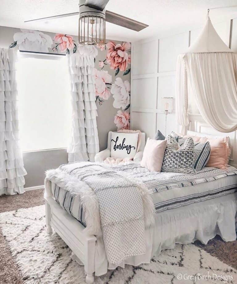 Vibrant Three-Dimensional Floral Wallpaper for a Tween Bedroom