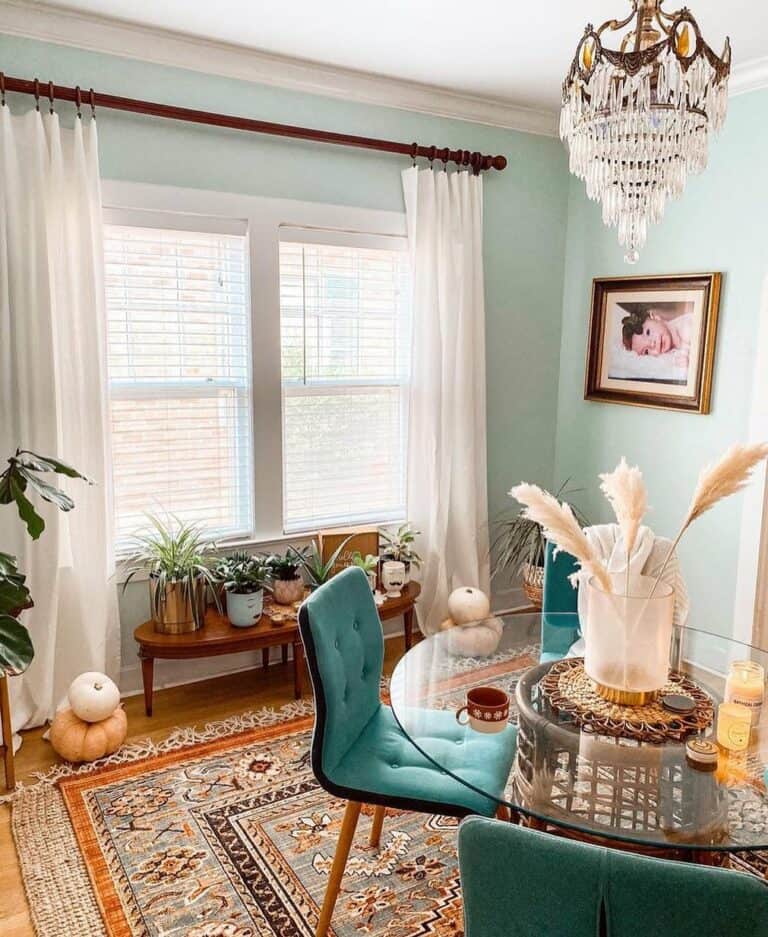Vintage Boho Styling Ideas for a Dining Room