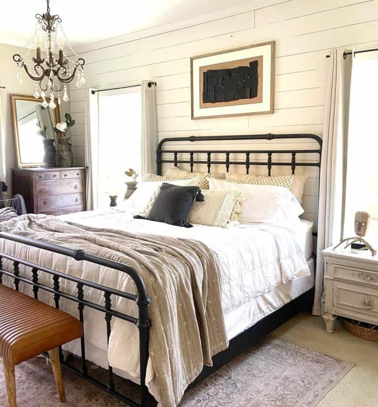 Vintage Décor With White Shiplap