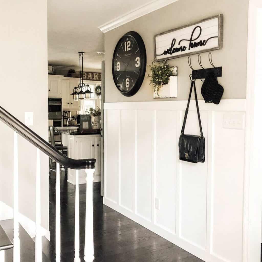 Welcoming Farmhouse Entryway