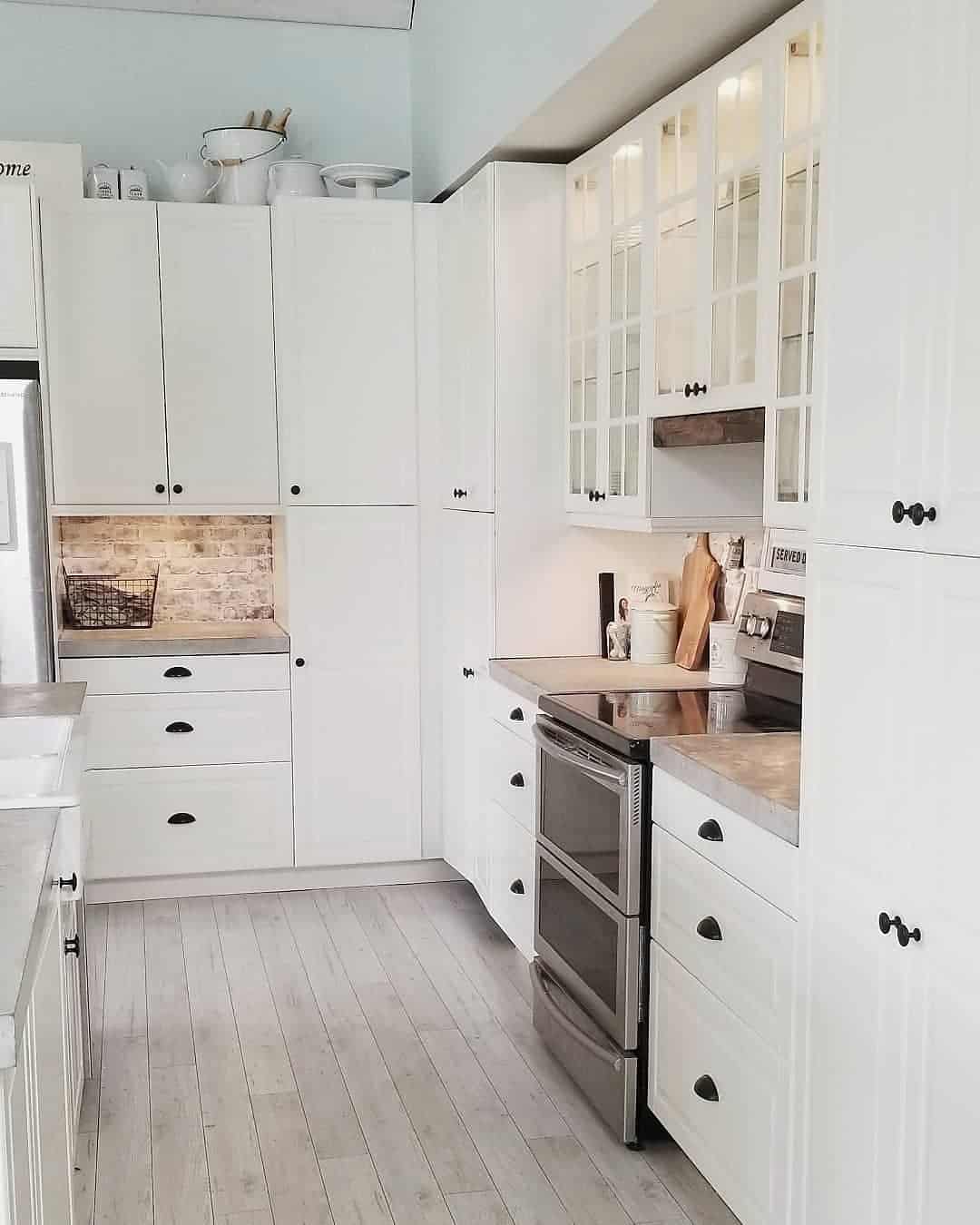 29 White Kitchen Backsplash Ideas for Any Aesthetic
