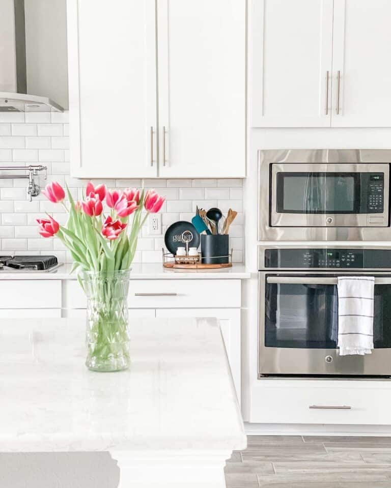 White Kitchen Backsplash Ideas With Stainless Steel Appliances
