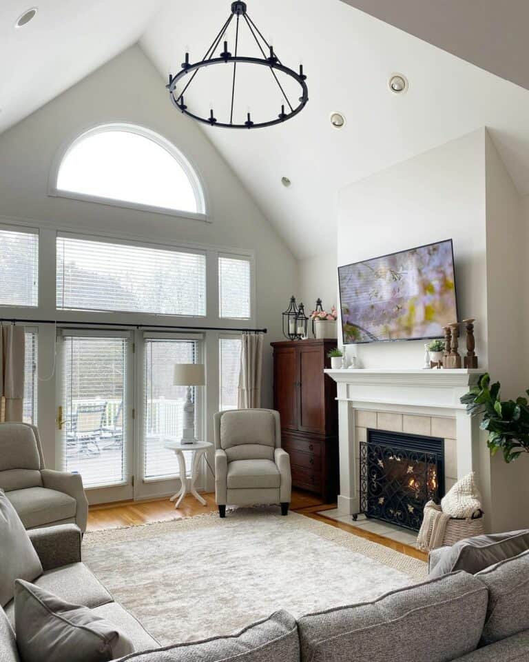 White Mantel With Tan Tile