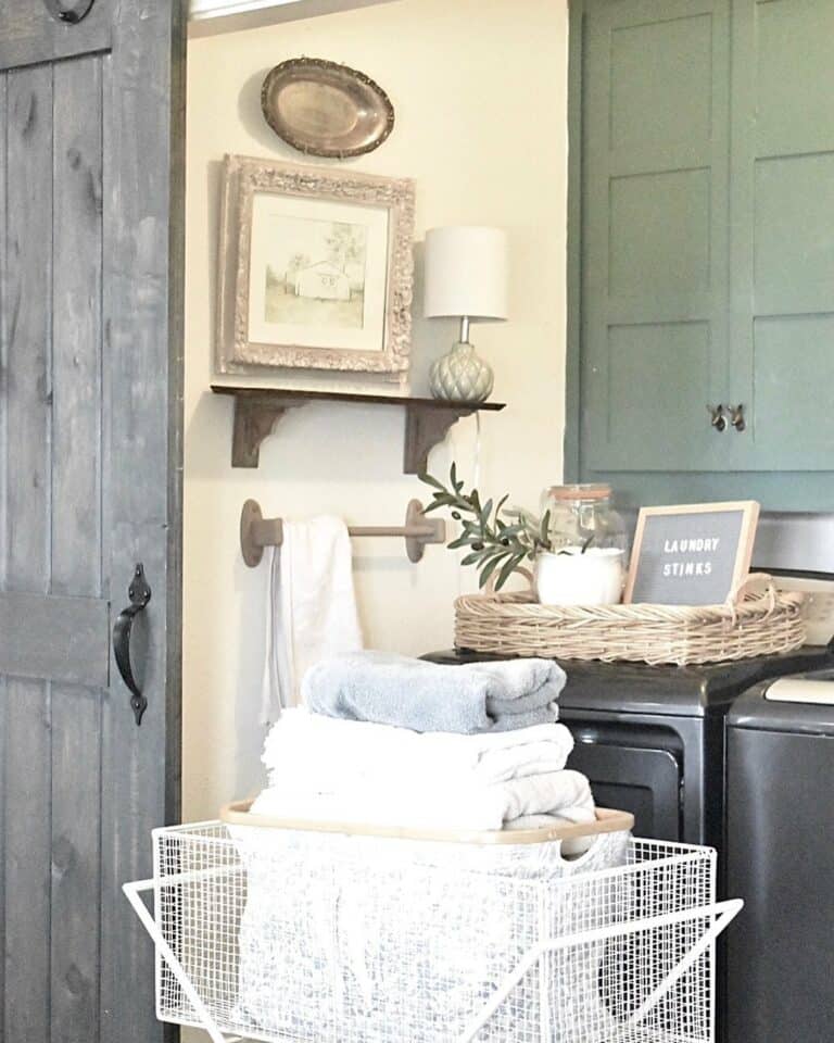 White Metal Wire Laundry Basket
