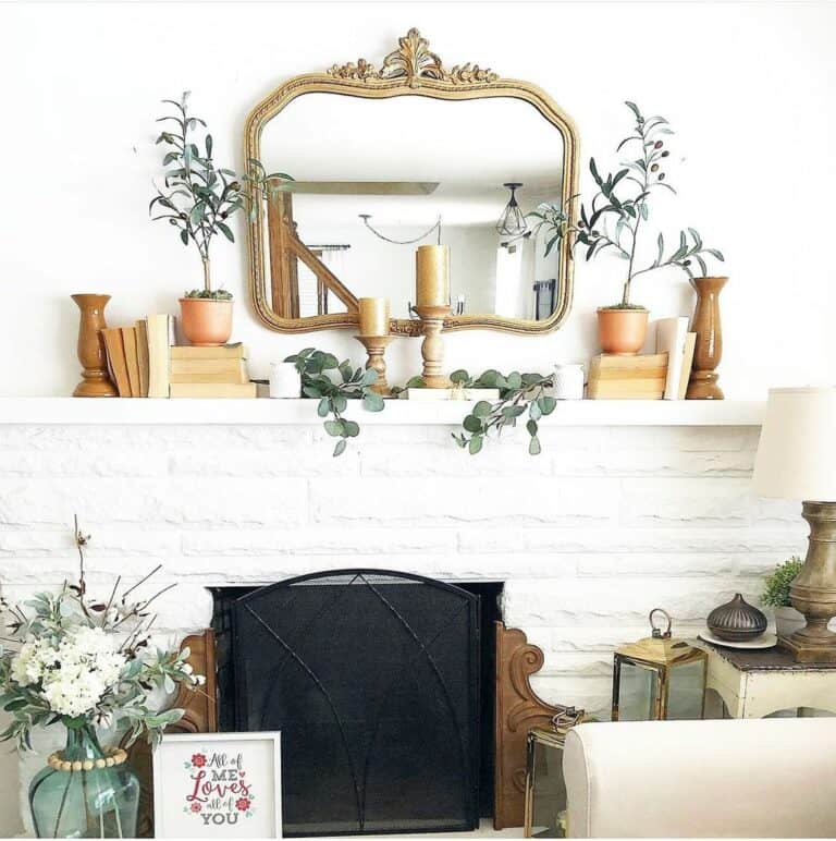 White Painted Fireplace With Farmhouse Décor