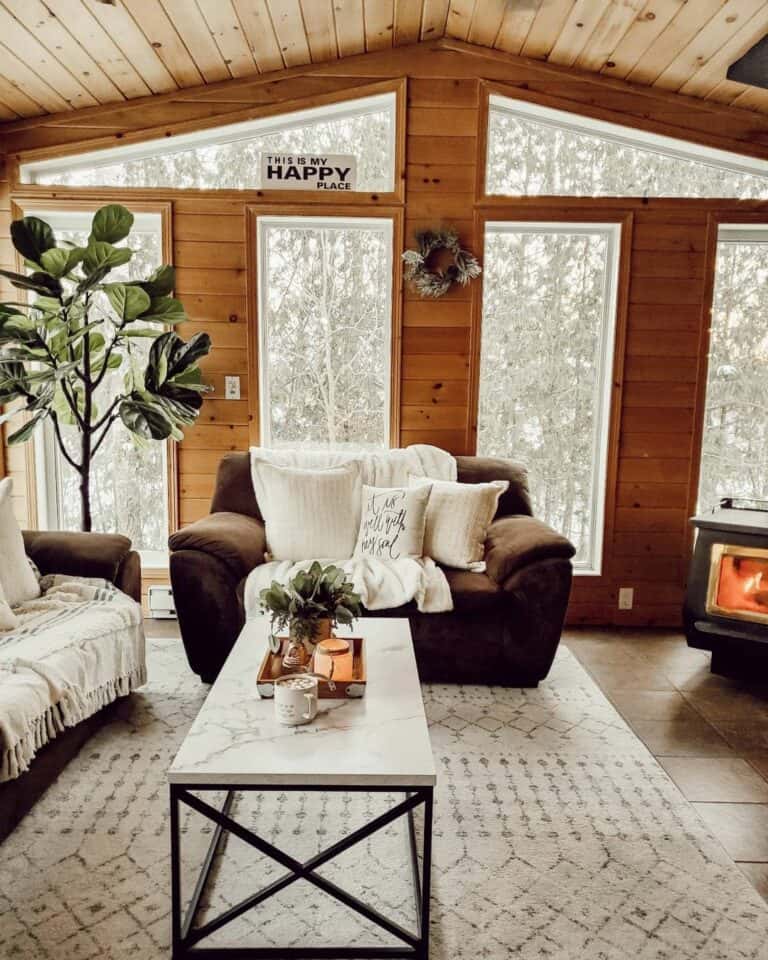 Window Installment Ideas for a Lodge-style Living Room