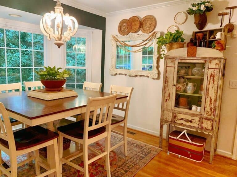 Accent Wall With Bay Windows