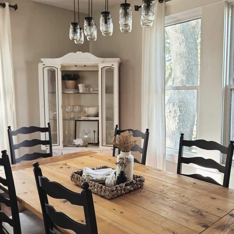 Autumn Décor Paired With Vintage Furniture