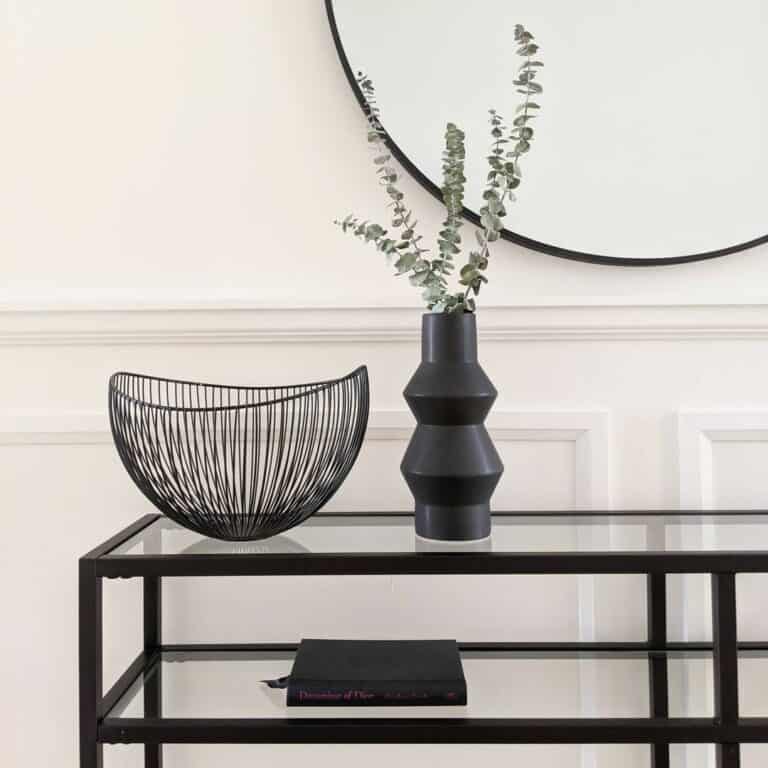 Black Minimalist Decorations for a Modern Entryway